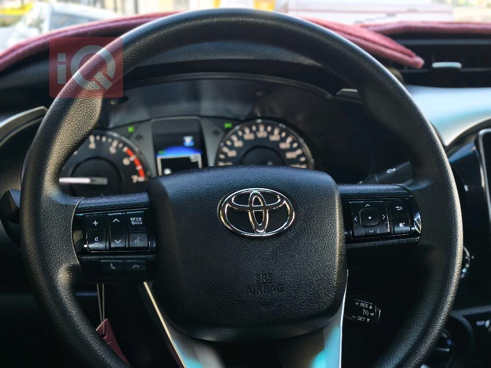 تويوتا هايلوكس